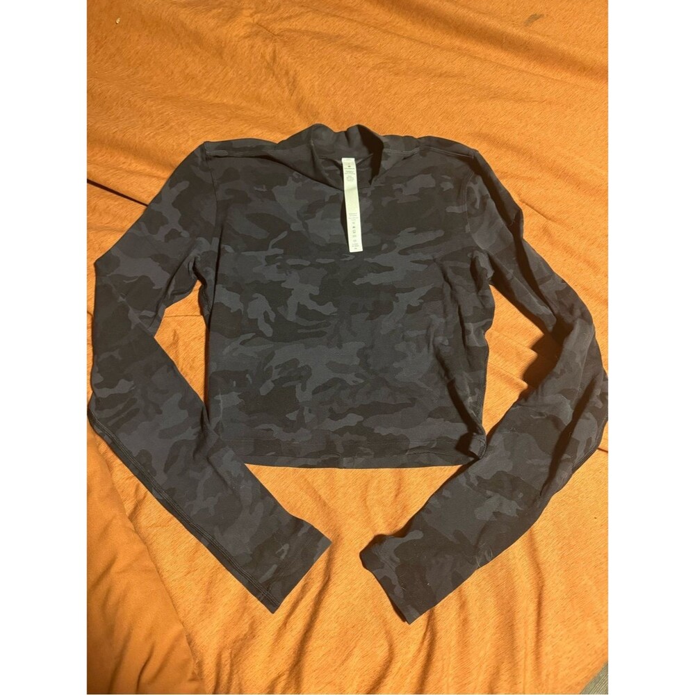 Lululemon all aligned mock neck long sleeve black camo Niki cropped sz 4